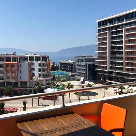 Comfort In Lungomare With Private Parking Apartamento Vlorë