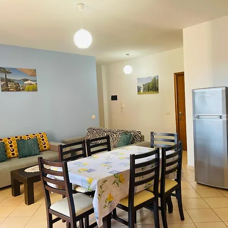 Comfort In Lungomare With Private Parking Apartamento